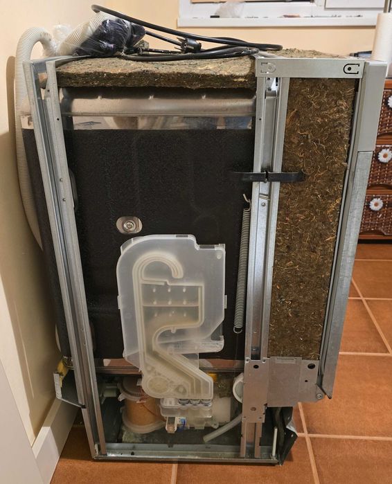 Съдомиялна машина за вграждане Whirlpool - 13 комплекта