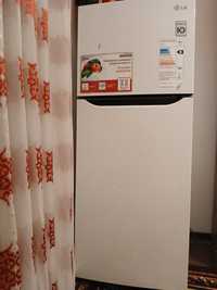 Холодильник LG двухкамерная