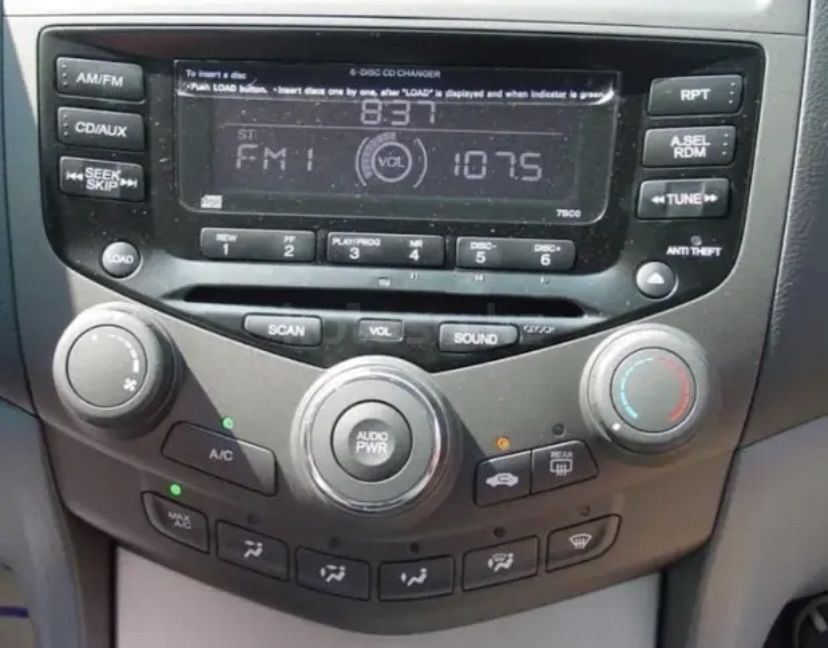 Штатный магнитофон, климат контроль на хонда аккорд