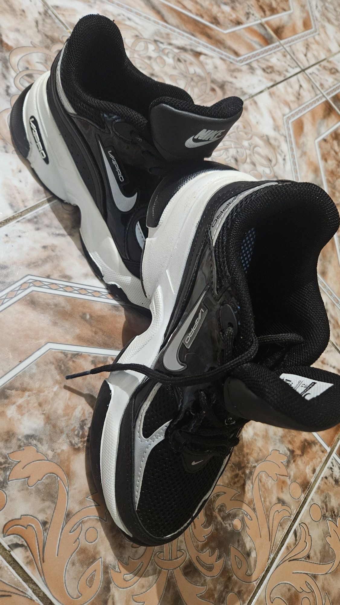 Дамски маратонки Nike