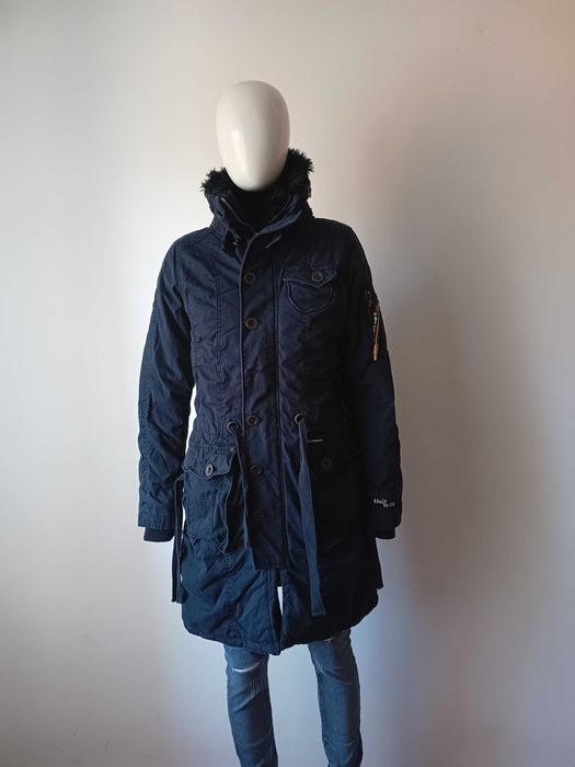 Haina parka nouă Khujo