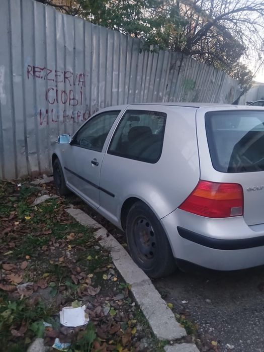 Vand Golf 4 Coupe 450€ motor 1.4 benzina