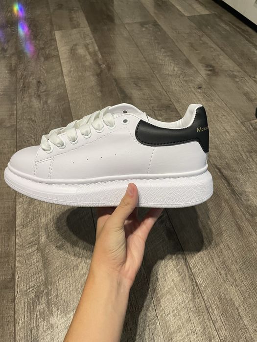 Adidasi Alexander McQueen Alb-Negru