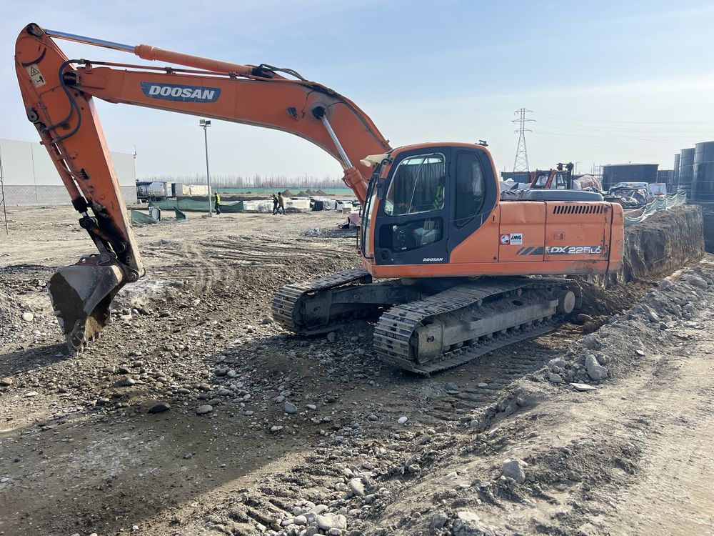 Ekskavator Doosan 225