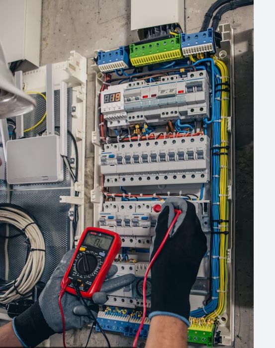 Опытный электрик. Качественные электромонтажные работы.