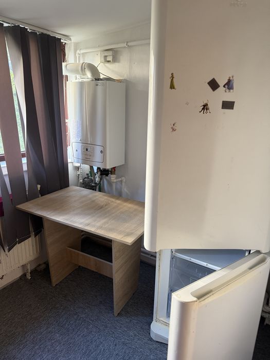Inchiriez apartament zona miorita liceul Karpen