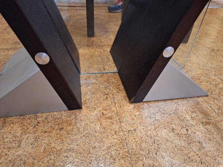 Стъклена маса за трапезария