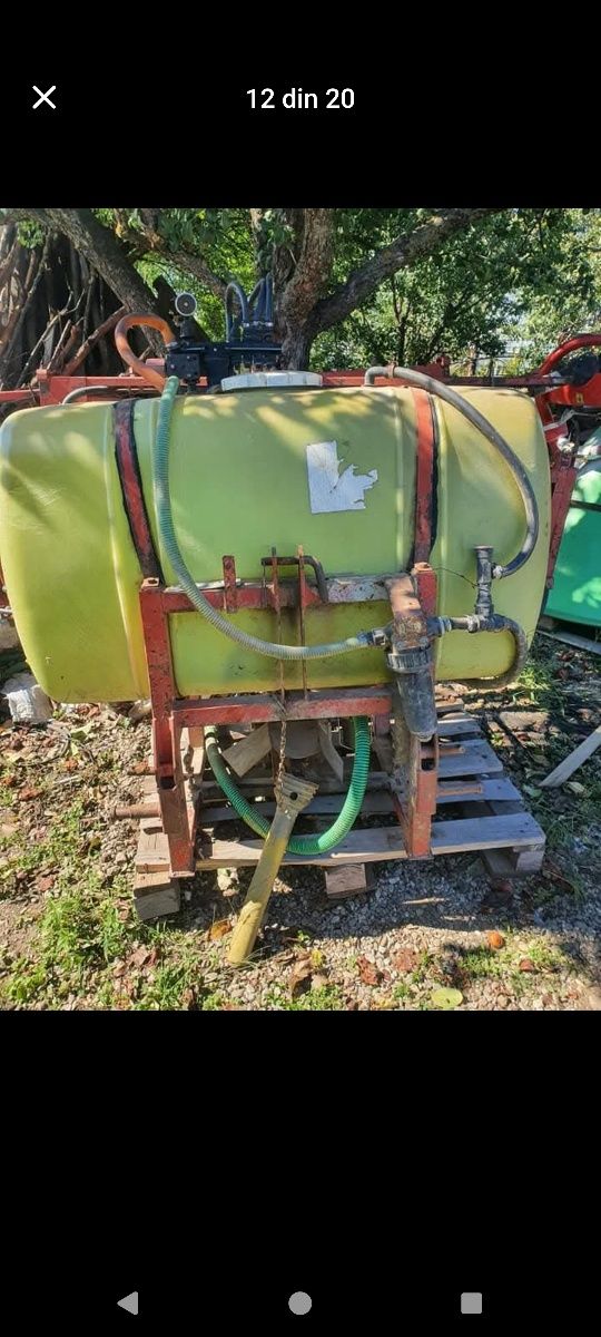 Vând tractor si utilaje agricole.