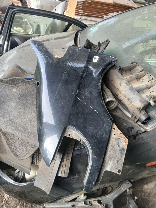 Vând aripa Mercedes vito w638