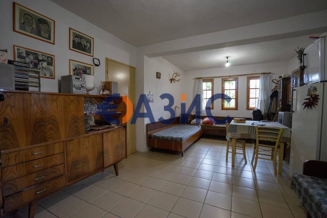 Вила в подножието на Балкана в с. Медвен, Сливен, България, 310 м2