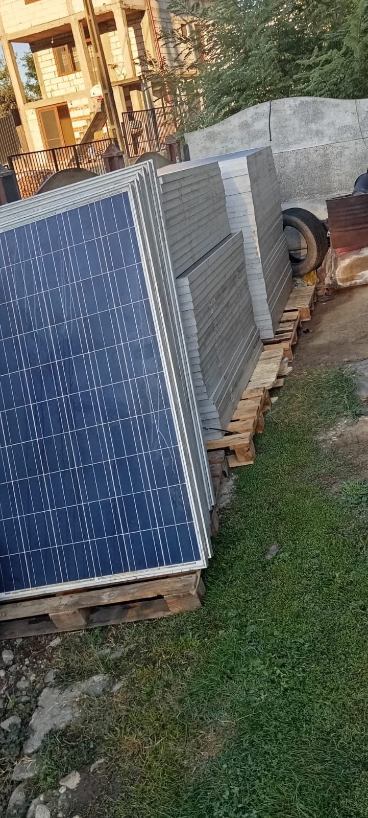 Vând panouri solare preț 100 lei bucata putere 250 w