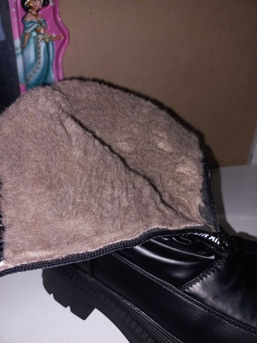 Продавам дамски ботуши