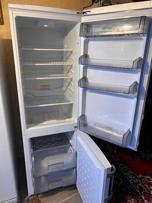 Vând frigider arctic