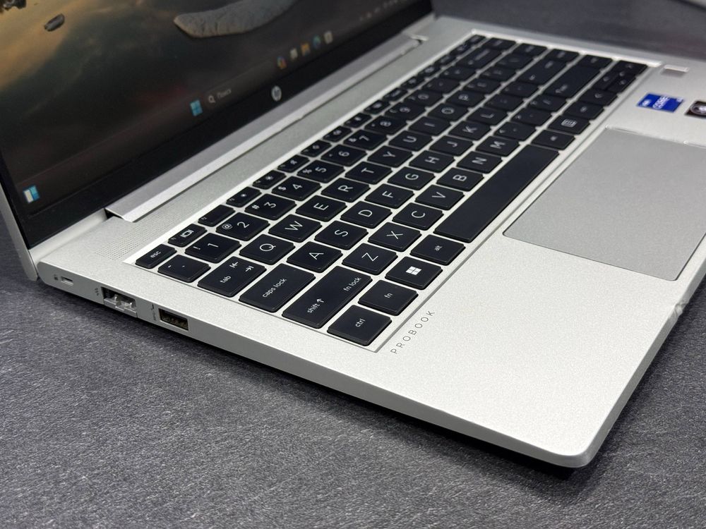 HP ProBook G9 i5-1235U / 12 / 256 GB SSD NVMe