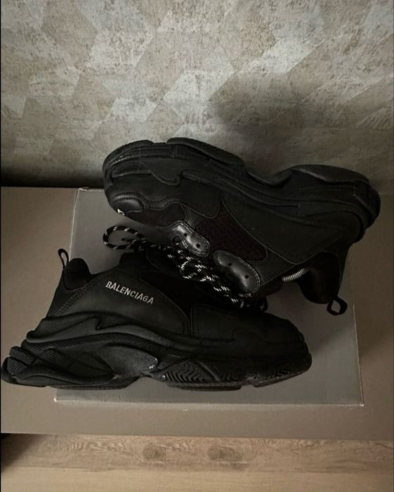 Balenciaga triple s