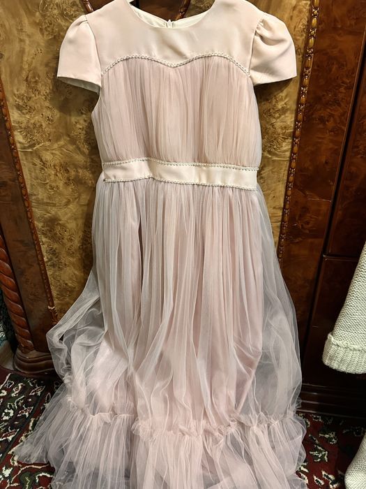 10-12 yoshli qizlar uchun vecherniy koylak och pushti rangda