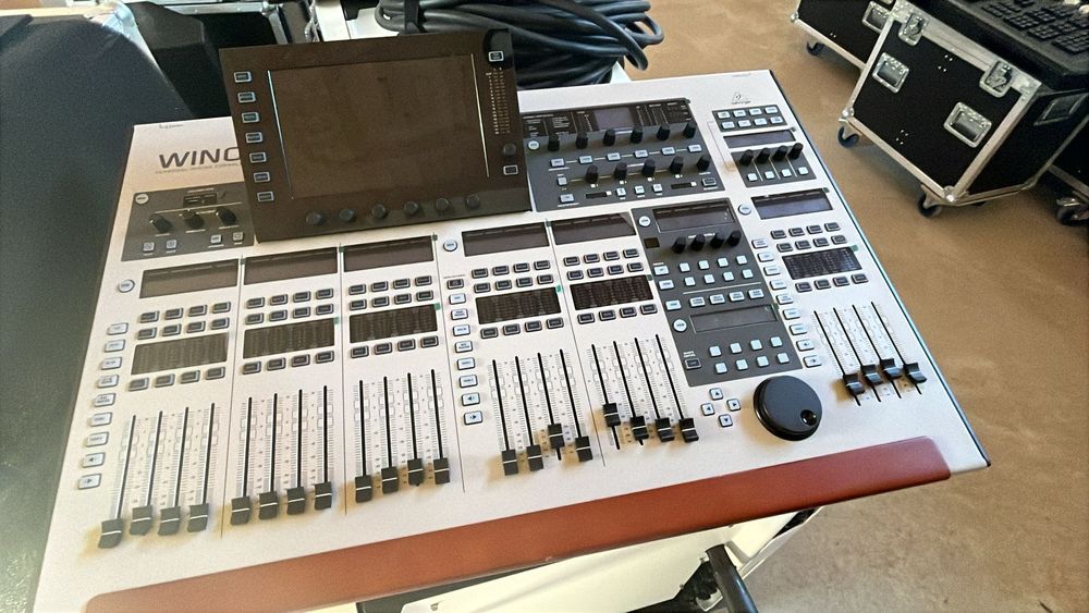 Behringer Wing Live mixer digital stereo 48 canale NOU