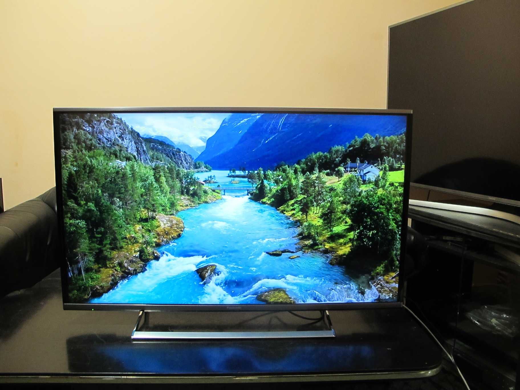 Televizor  Led Smart tv PANASONIC 106cm model TX-42ASX659