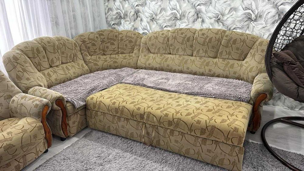 Продам диван в хорошем состоянии