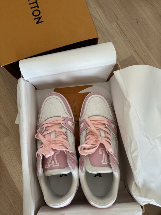 Adidasi Louis Vuitton