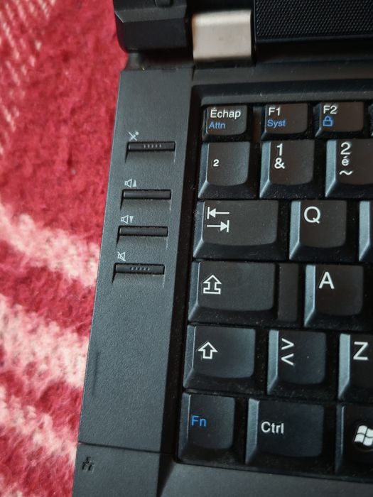 Vând Thinkpad L420 - i3, 6GB ram, 750GB HDD