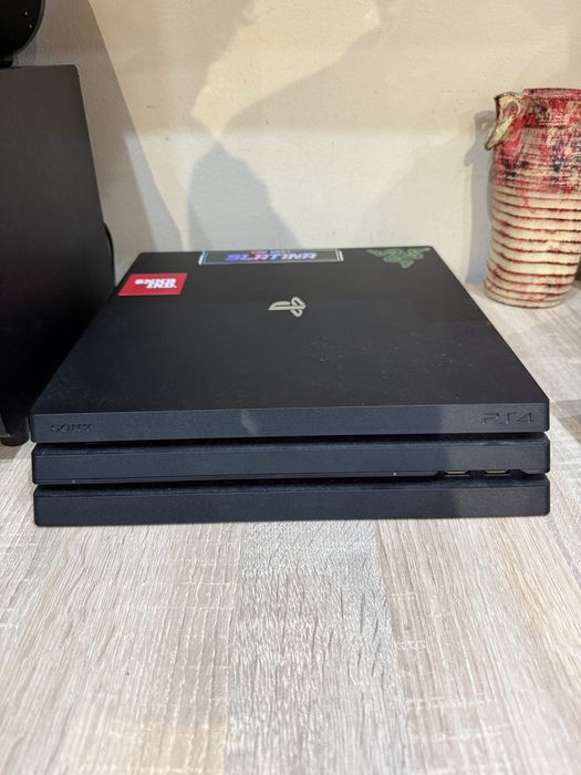 Vand PS4 Pro 1 TB