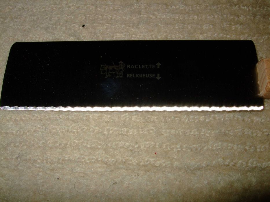 Cutit pentru raclette