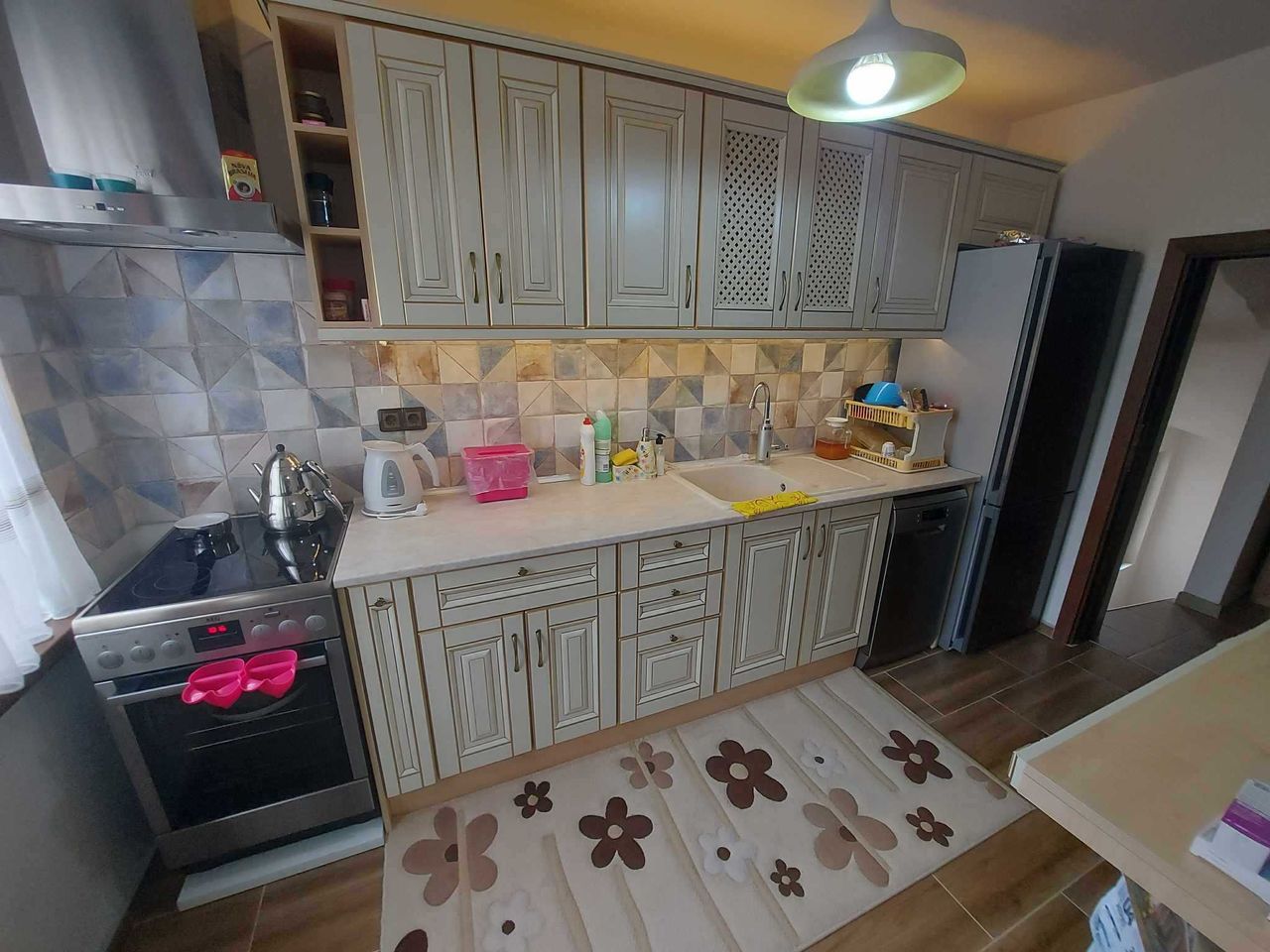 Продава се Къща в Омуртаг - 180 кв.м за 1360 €/кв.м - Снимка #1