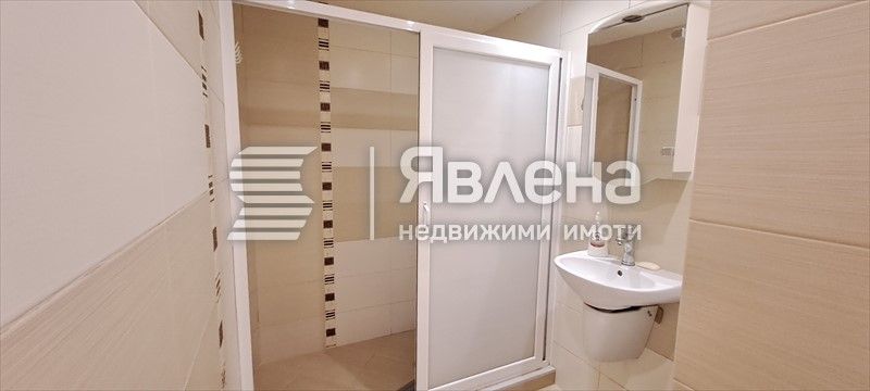 Обзаведен компактен 3-стаен апартамент  в панелен