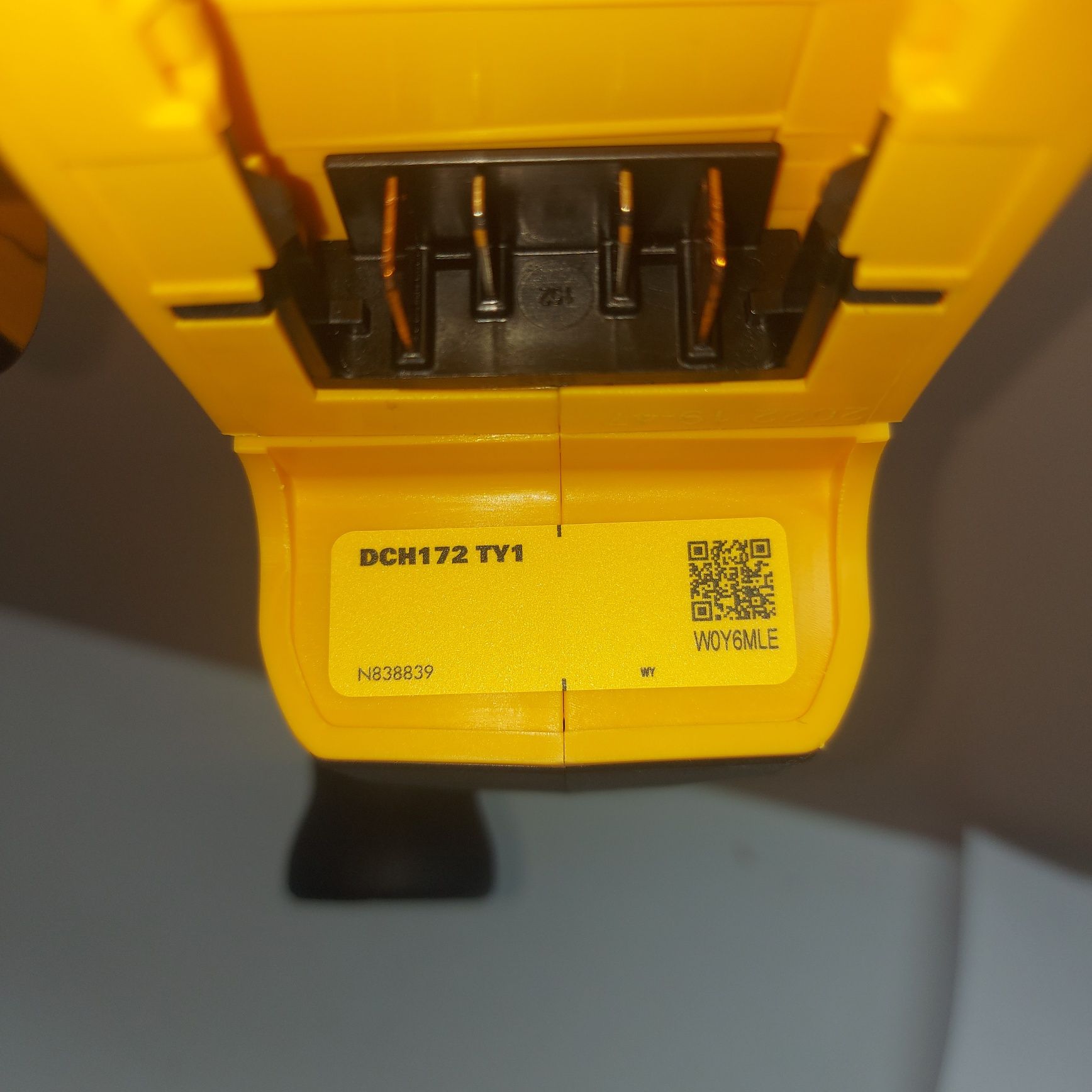 Акумулаторен перфоратор Dewalt DCH172N