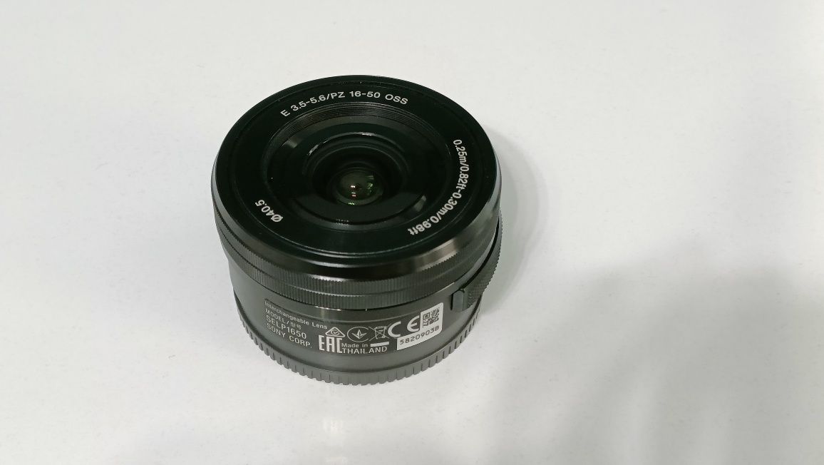 Sony eZoom (zoom electronic) 16-50mm f 3,5-5,6