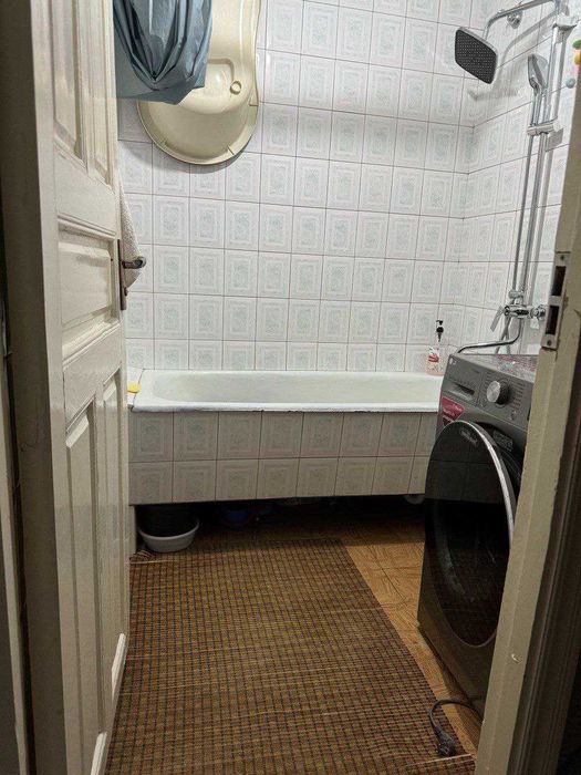 Продаётся 4-комнатная квартира, 73 м², 3 этаж. Хрущёвка.