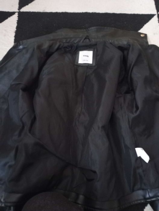 Детско кожено яке актуален модел.