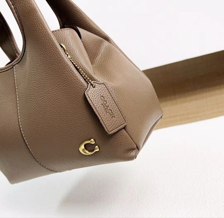 Уникална дамска чанта Coach