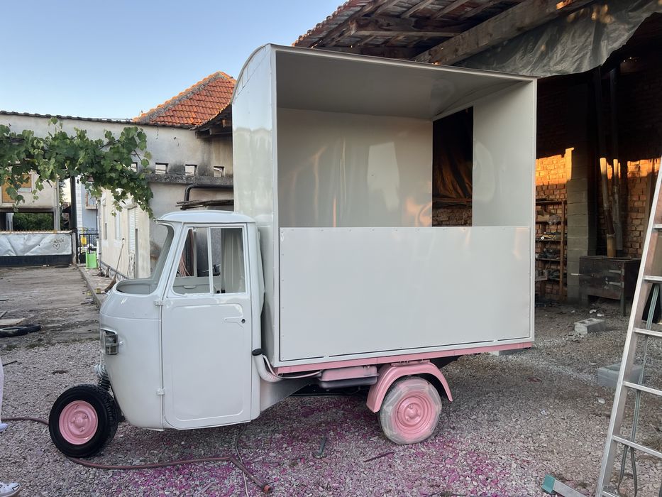 Piaggio ape box,gelato,street food