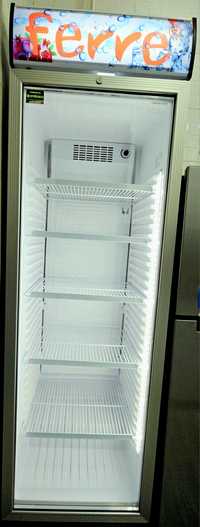 Витринный холодильник FERRE 390L
