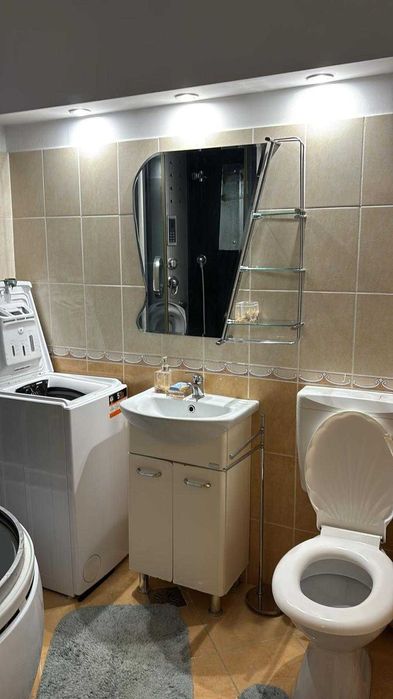 Vand apartament 2 camere decomandate etaj 3 zona Closca