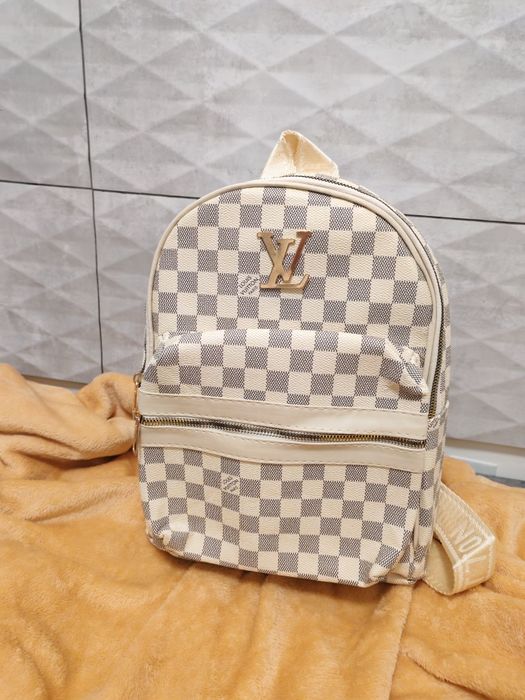 Rucsac ideal pentru doamne și domnișoare!