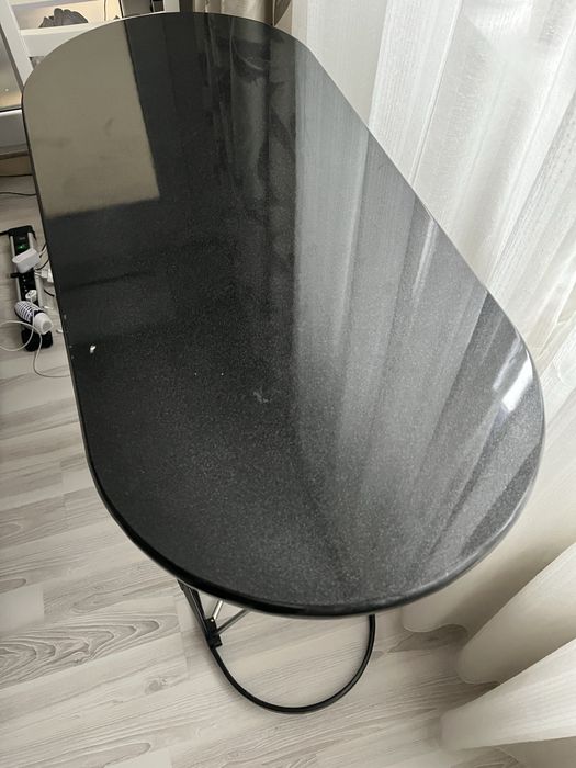 Masuta stil bar in stare perfecta