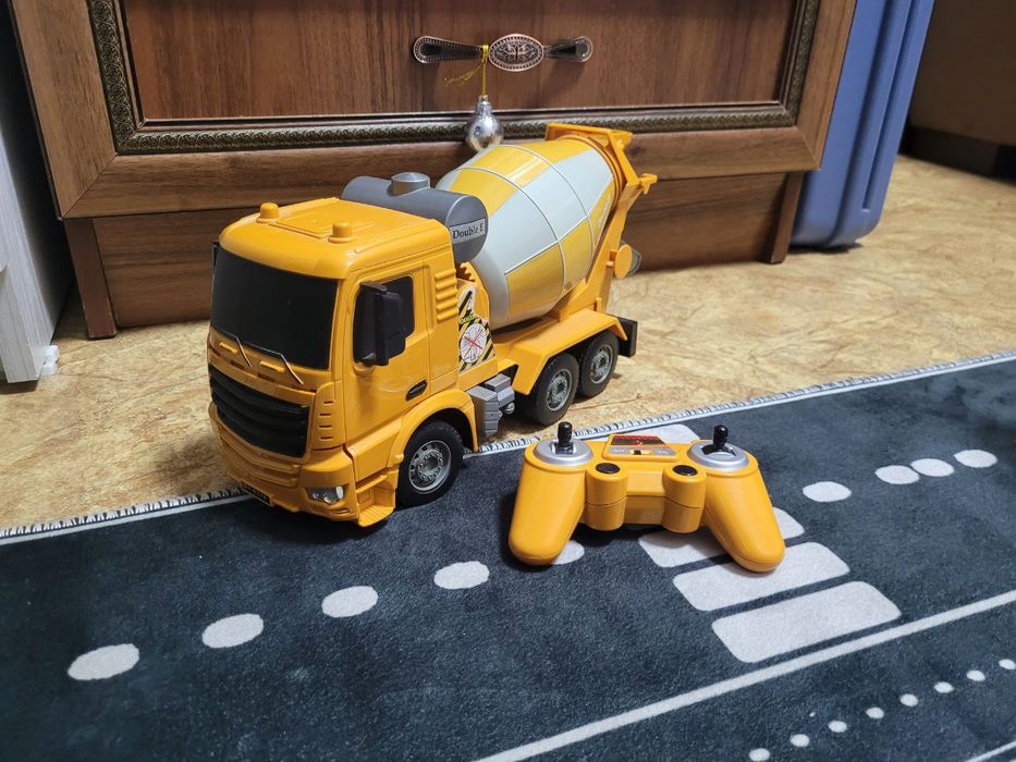 Продается бетономешалка с пульте управления