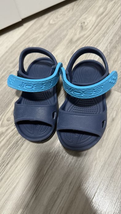 Детские сланцы на плях и бассейн