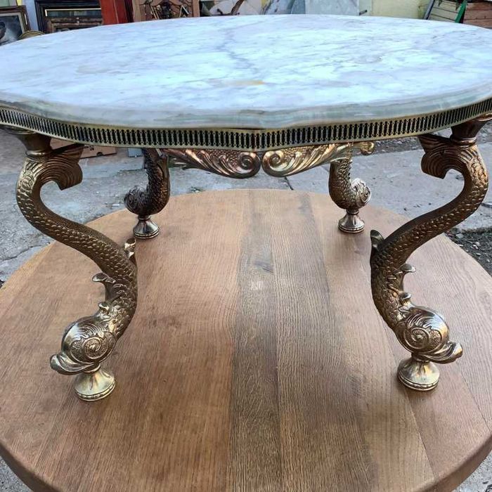 Masa din bronz cu blat de marmura