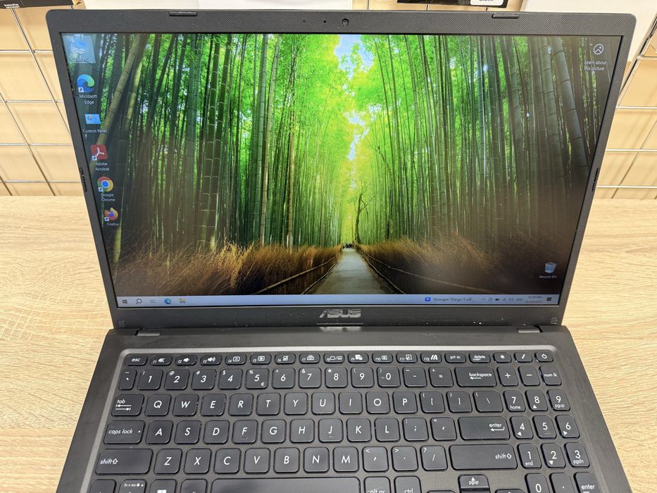 Лаптоп Asus Vivobook X1500E - 15,6”, i5, отличен