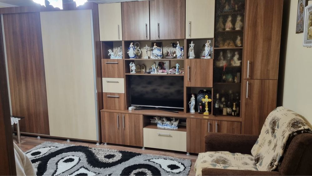 Vand Mobila living facuta la comanda