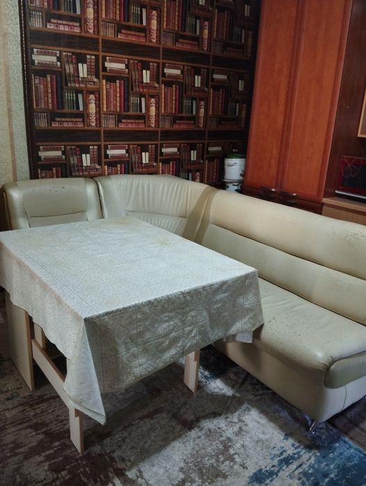 Мягкий кухонный уголок