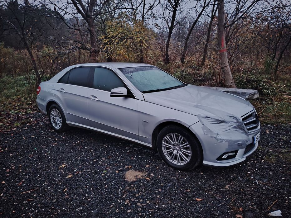 Mercedes E220 170cp usor avariat!