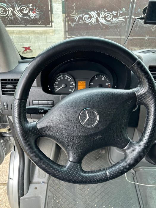 Mercedes- Benz Sprinter