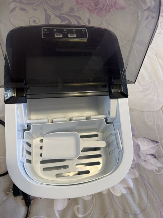 Продавам Ледогенератор “Vivax”