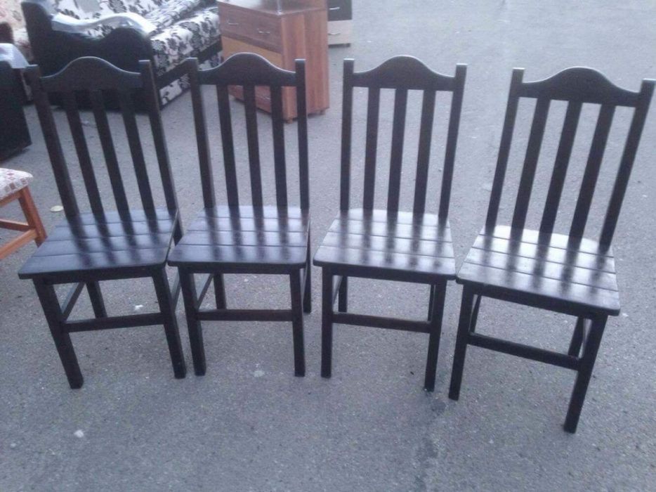 Scaune și mese din lemn pentru restaurante la prețuri avantajoase