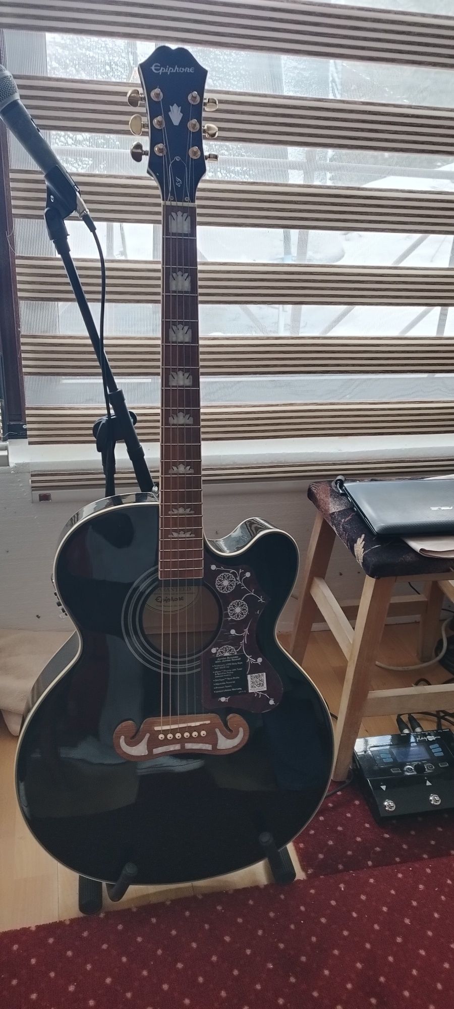 Продавам този epiphone